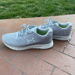 UNDER ARMOUR HOVR VELOCITI